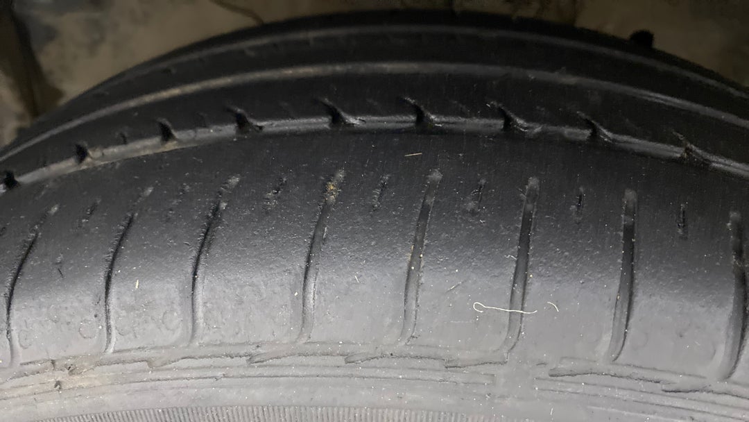 Left Front Tyre Tread