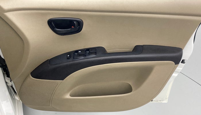 2015 Hyundai i10 MAGNA 1.1 IRDE2, Petrol, Manual, 20,443 km, Driver Side Door Panels Control
