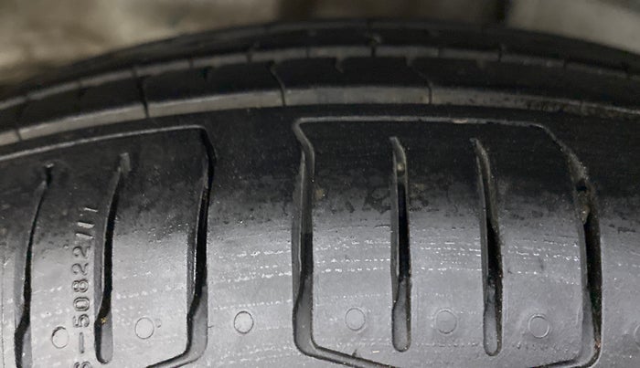 2015 Hyundai Eon MAGNA +, Petrol, Manual, 59,021 km, Left Rear Tyre Tread