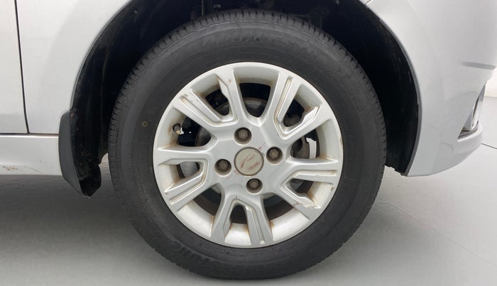 2016 Tata Tiago XZ PETROL, Petrol, Manual, 60,805 km, Right Front Wheel