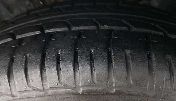 2016 Tata Tiago XZ PETROL, Petrol, Manual, 60,805 km, Left Front Tyre Tread