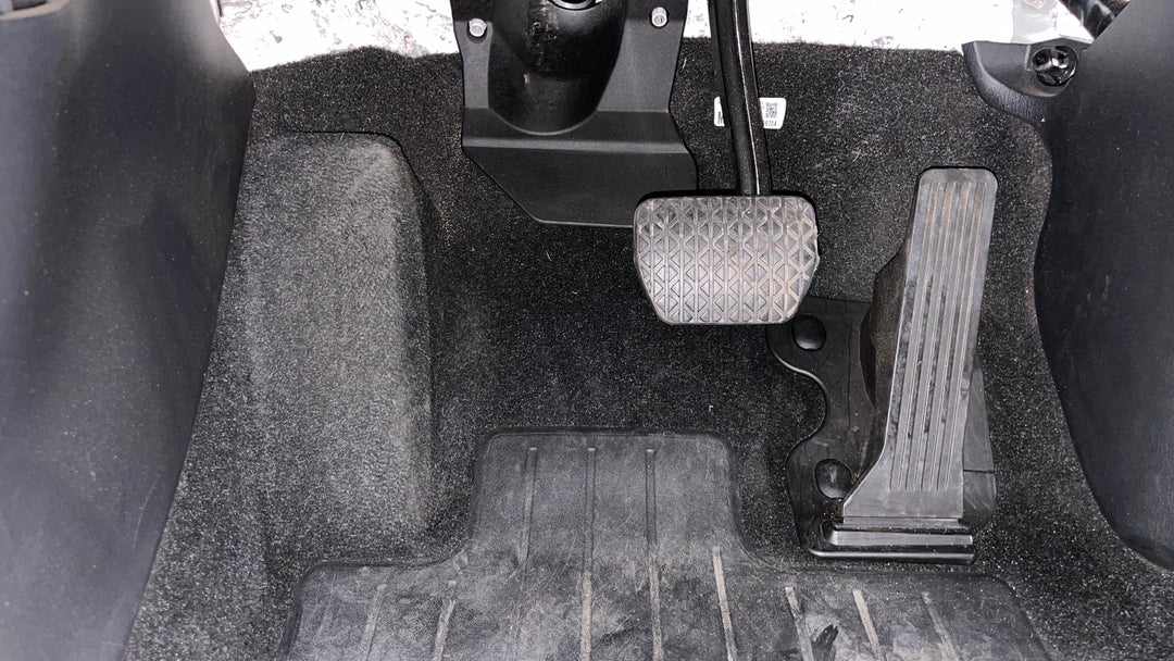 2024 Mazda CX-5 G20 Maxx (FWD), Automatic, 49316 km, Pedals and Footmat