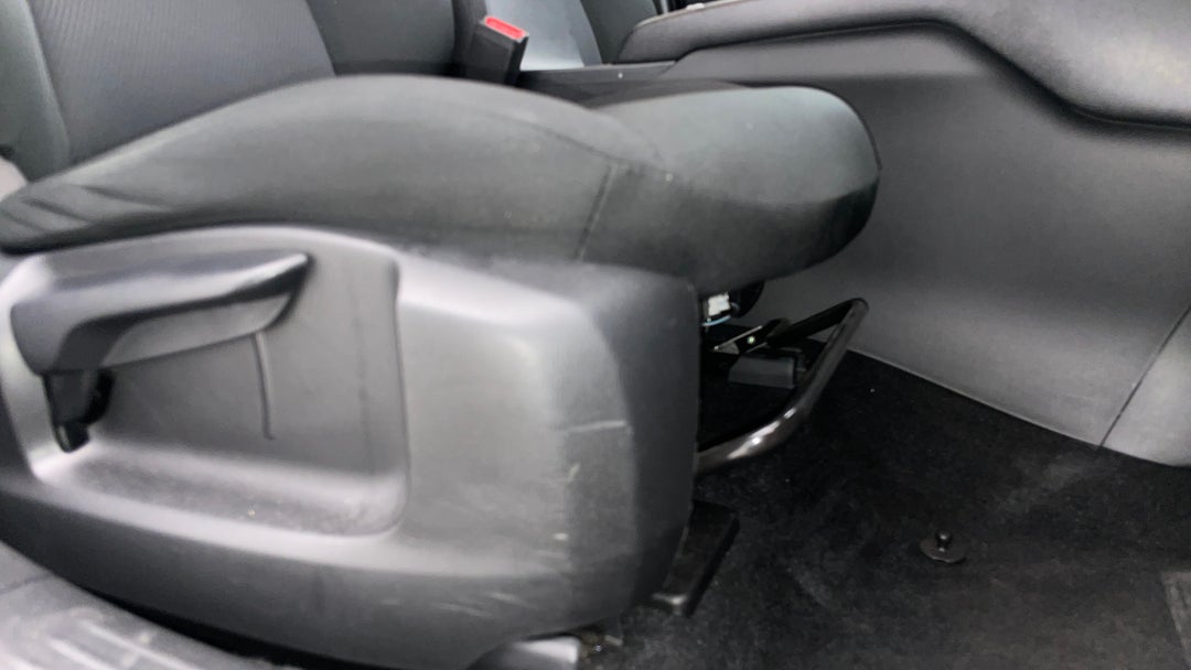 2024 Mazda CX-5 G20 Maxx (FWD), Automatic, 49316 km, Drivers Side Adjustment Panel