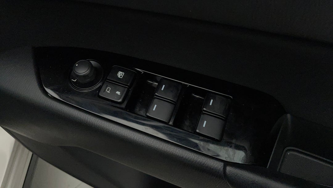 2024 Mazda CX-5 G20 Maxx (FWD), Automatic, 49316 km, Drivers Side Door Panel Controls