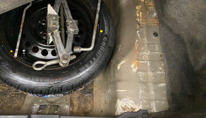 2014 Honda City S MT PETROL, Petrol, Manual, 89,117 km, Boot floor - Slight discoloration