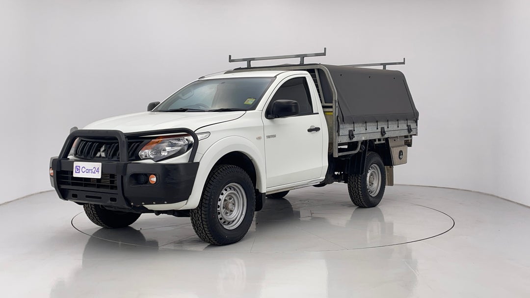 2017 Mitsubishi Triton Glx (4x4), Manual, 113876 km, Left Front Diagonal (45- Degree) View