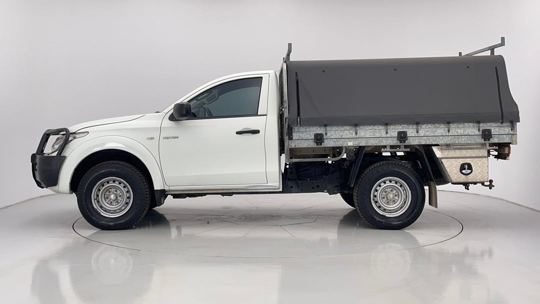 2017 Mitsubishi Triton Glx (4x4), Manual, 113876 km, Left Side View