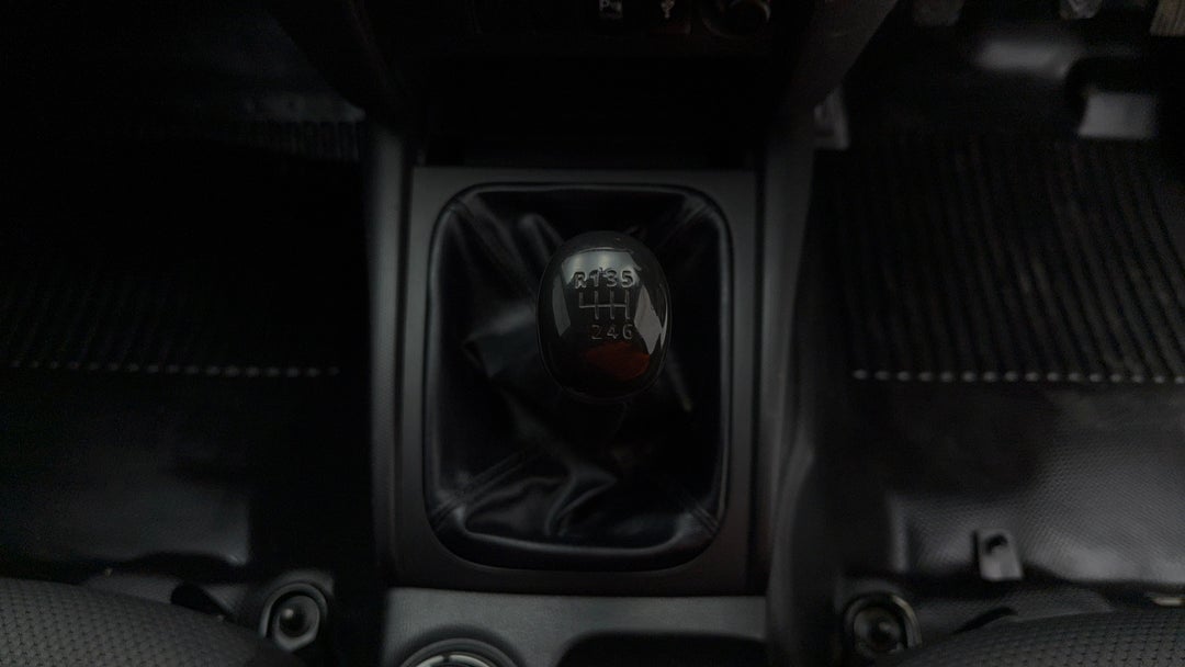 2017 Mitsubishi Triton Glx (4x4), Manual, 113876 km, Gear Lever 