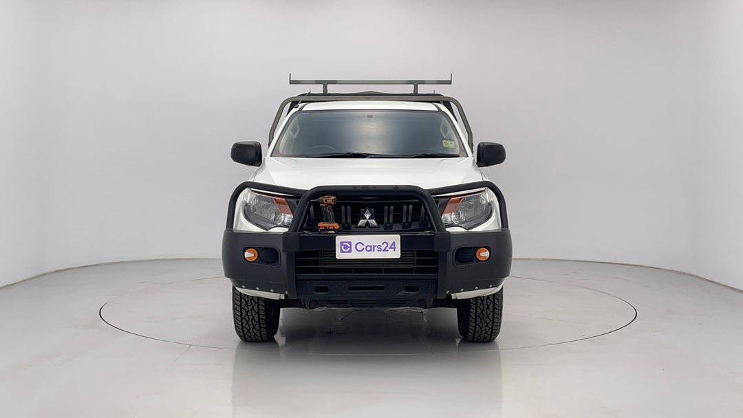 2017 Mitsubishi Triton Glx (4x4), Manual, 113876 km, Front View