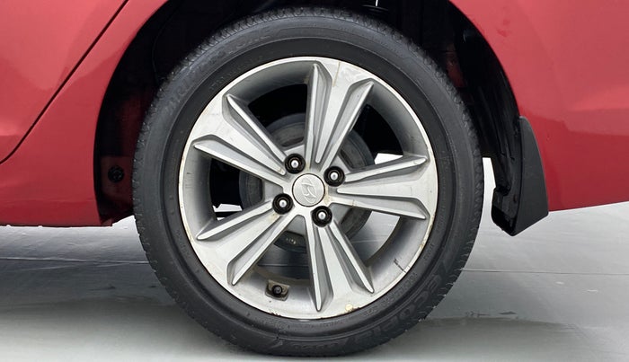 2019 Hyundai Verna 1.6 SX (O) CRDI MT, Diesel, Manual, 42,775 km, Left Rear Wheel