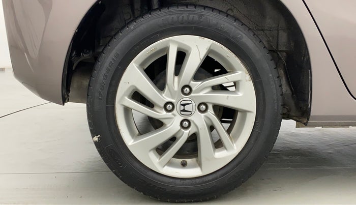 2015 Honda Jazz 1.2 V MT, Petrol, Manual, 38,065 km, Right Rear Wheel