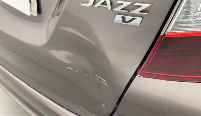 2015 Honda Jazz 1.2 V MT, Petrol, Manual, 38,065 km, Dicky (Boot door) - Slightly dented