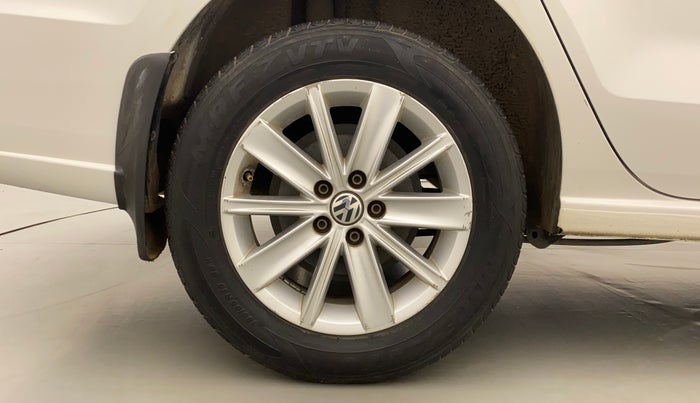 2016 Volkswagen Vento HIGHLINE PETROL AT, Petrol, Automatic, 48,079 km, Right Rear Wheel