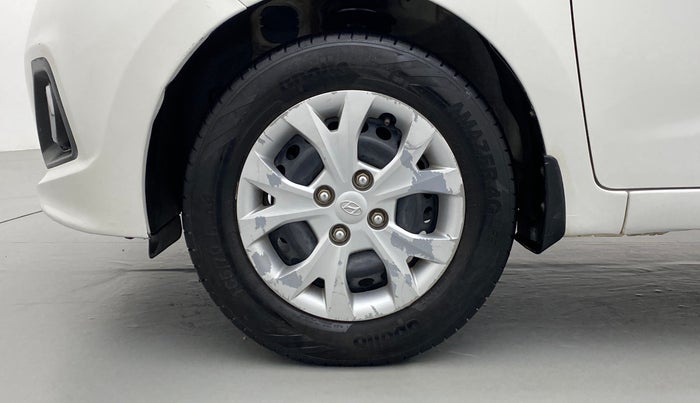 2015 Hyundai Grand i10 MAGNA 1.2 VTVT, Petrol, Manual, 1,00,645 km, Left Front Wheel
