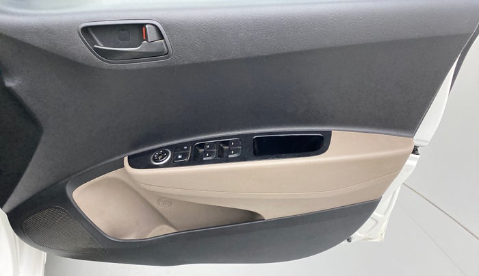 2015 Hyundai Grand i10 MAGNA 1.2 VTVT, Petrol, Manual, 1,00,645 km, Driver Side Door Panels Control