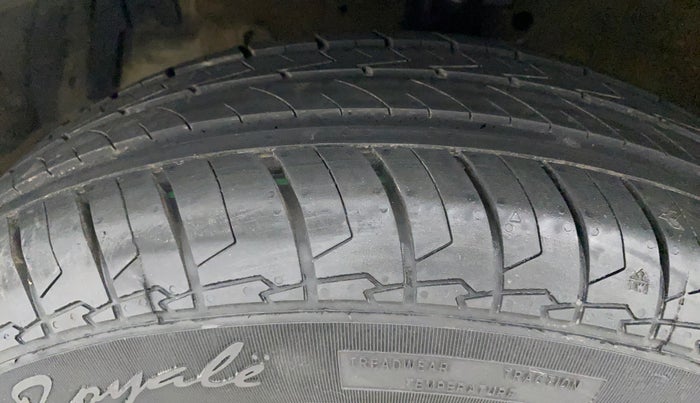 2013 Maruti Swift Dzire VXI, Petrol, Manual, 93,066 km, Left Front Tyre Tread