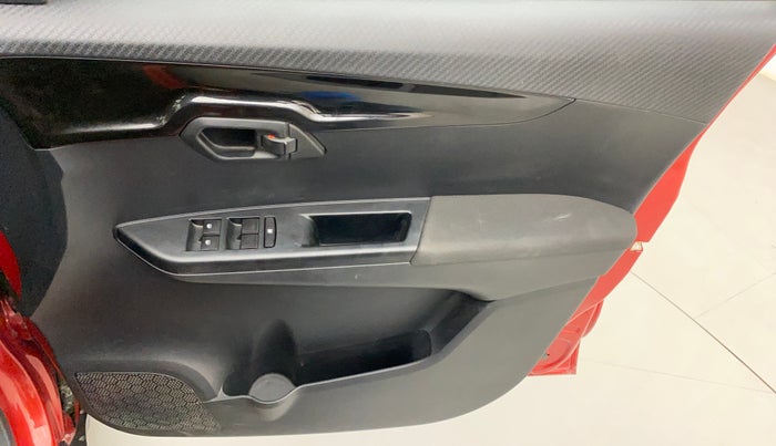 2018 Mahindra KUV 100 NXT K8 P 6 STR, Petrol, Manual, 46,456 km, Driver Side Door Panels Control