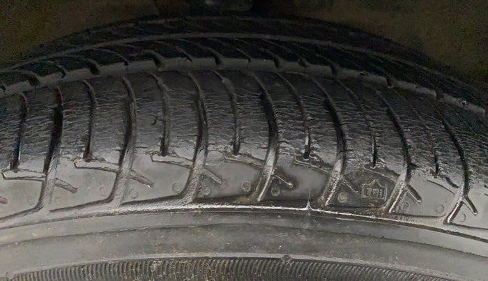 2015 Maruti Wagon R 1.0 VXI, Petrol, Manual, 26,527 km, Left Rear Tyre Tread