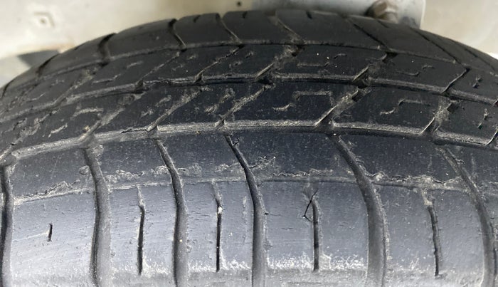 2018 Maruti Eeco 5 STR WITH AC PLUSHTR, Petrol, Manual, 21,140 km, Right Front Tyre Tread