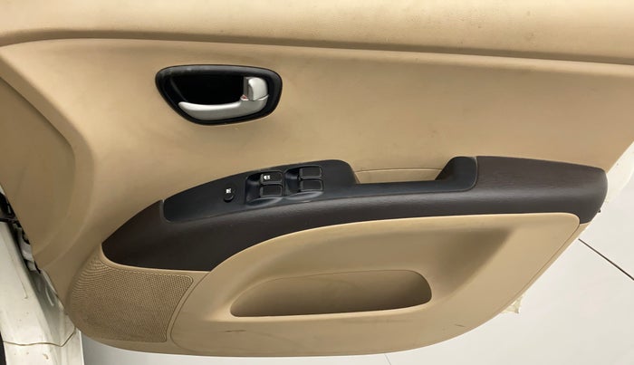 2010 Hyundai i10 SPORTZ 1.2, Petrol, Manual, 30,076 km, Driver Side Door Panels Control