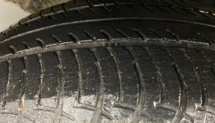 2015 Maruti Celerio ZXI AMT, Petrol, Automatic, 36,806 km, Left Front Tyre Tread