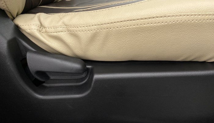 2017 Maruti Wagon R 1.0 VXI OPT AMT, Petrol, Automatic, 28,950 km, Driver Side Adjustment Panel