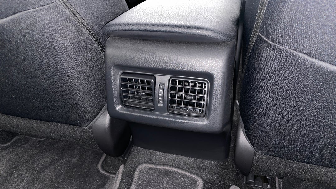 2021 Toyota Camry Ascent Hybrid, Automatic, 32977 km, Rear A/C Vent