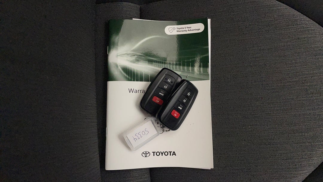 2021 Toyota Camry Ascent Hybrid, Automatic, 32977 km, Key Close-up