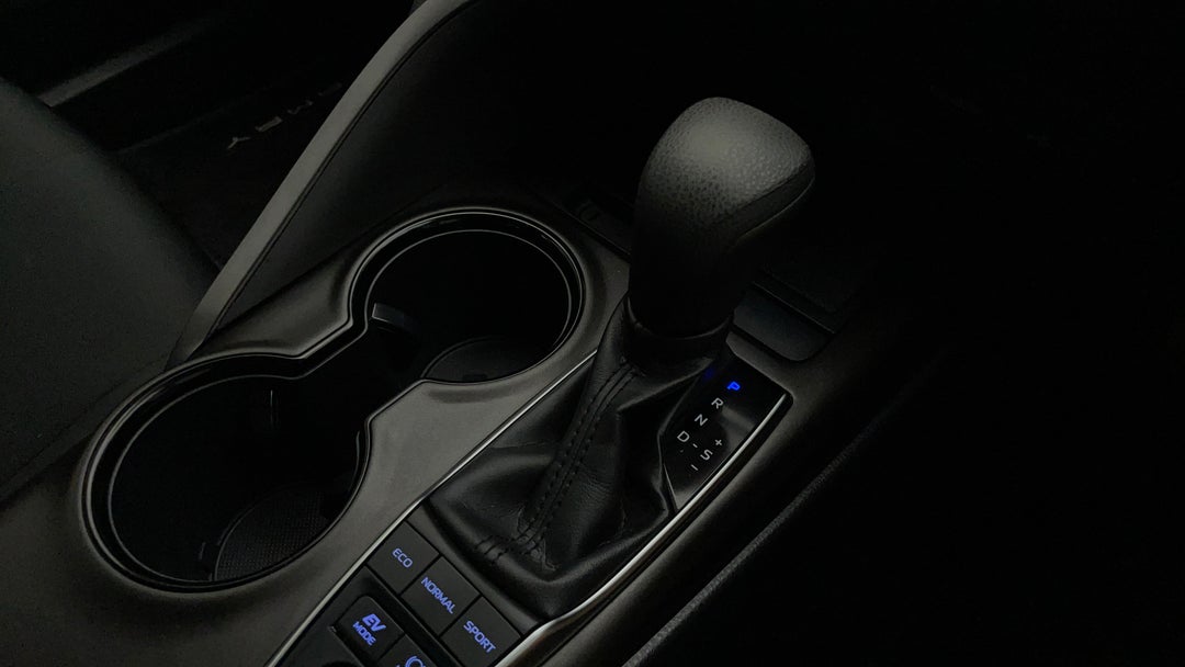 2021 Toyota Camry Ascent Hybrid, Automatic, 32977 km, Gear Lever 