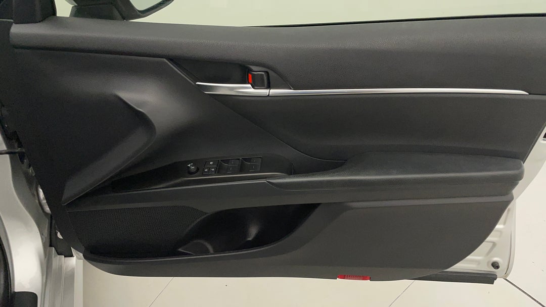 2021 Toyota Camry Ascent Hybrid, Automatic, 32977 km, Speaker View