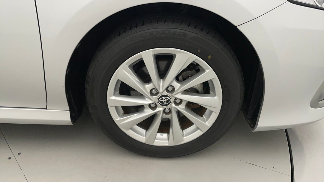 2021 Toyota Camry Ascent Hybrid, Automatic, 32977 km, Right Front Wheel