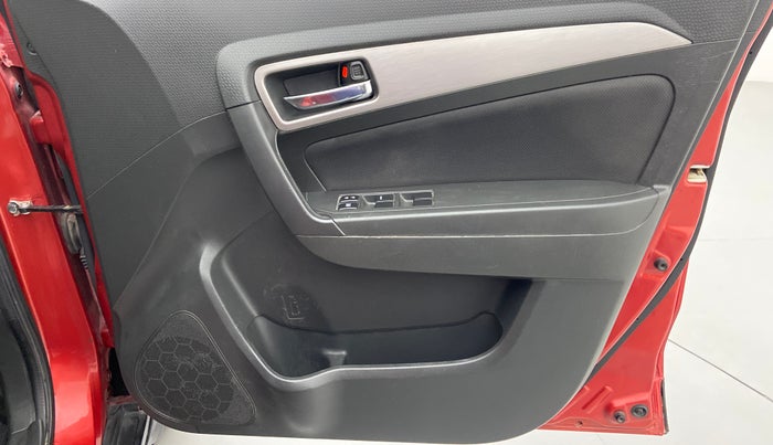 2016 Maruti Vitara Brezza ZDI, Diesel, Manual, Driver Side Door Panels Control
