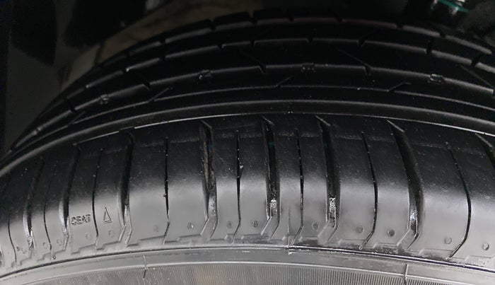 2016 Maruti Vitara Brezza ZDI, Diesel, Manual, Right Front Tyre Tread