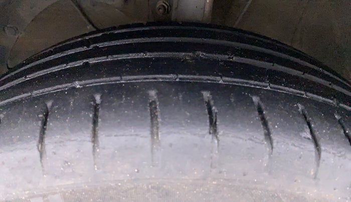 2019 Maruti Baleno ZETA 1.2 K12, Petrol, Manual, 80,342 km, Left Front Tyre Tread