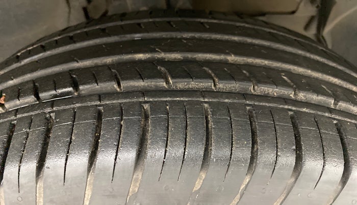 2020 Renault Duster RXZ, Petrol, Manual, 20,743 km, Right Front Tyre Tread