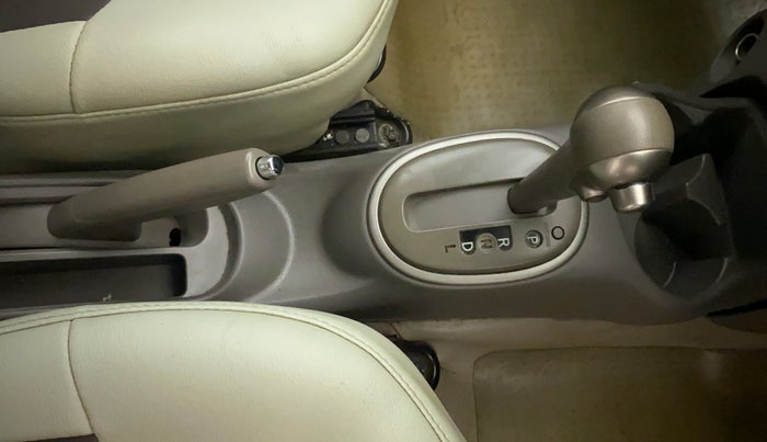 2014 Nissan Micra XV CVT, Petrol, Automatic, 38,863 km, Gear Lever