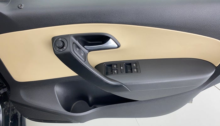 2018 Volkswagen Ameo HIGHLINE PLUS 1.0, Petrol, Manual, 19,694 km, Driver Side Door Panels Control