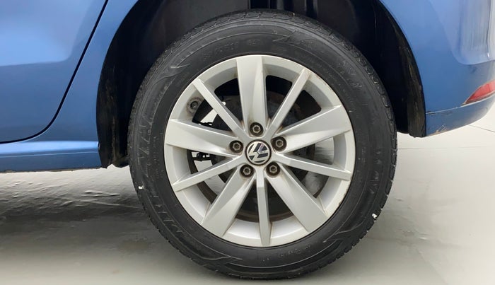 2017 Volkswagen Polo HIGHLINE1.2L, Petrol, Manual, 31,994 km, Left Rear Wheel