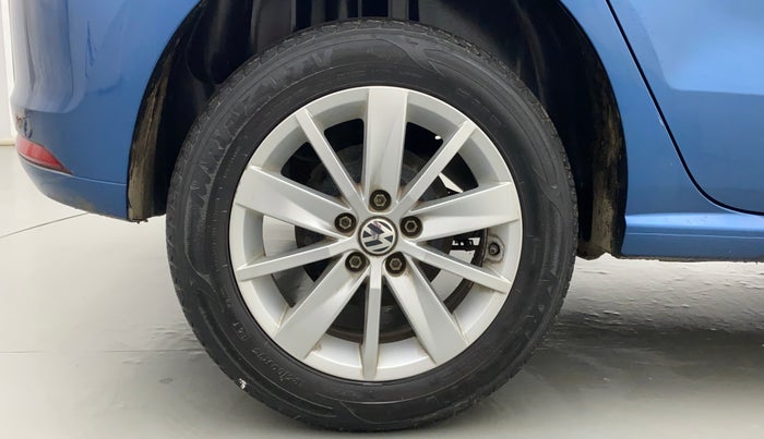 2017 Volkswagen Polo HIGHLINE1.2L, Petrol, Manual, 31,994 km, Right Rear Wheel