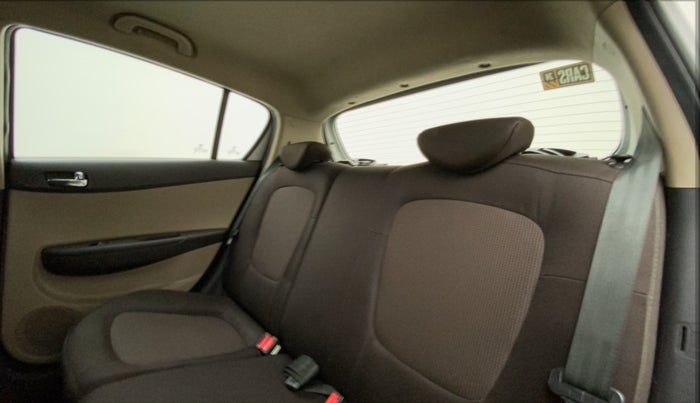 2012 Hyundai i20 SPORTZ 1.2, Petrol, Manual, 52,830 km, Right Side Rear Door Cabin