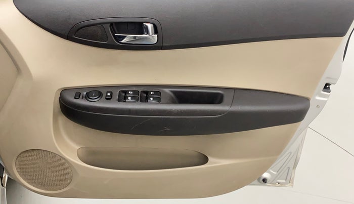 2012 Hyundai i20 SPORTZ 1.2, Petrol, Manual, 52,830 km, Driver Side Door Panels Control