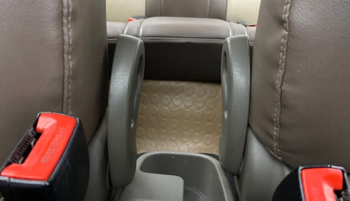 2014 Hyundai i10 SPORTZ 1.1 IRDE2, Petrol, Manual, 71,775 km, Driver Side Adjustment Panel