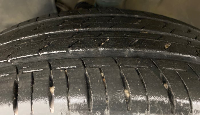2017 Maruti IGNIS SIGMA 1.2 K12, Petrol, Manual, 39,955 km, Left Front Tyre Tread