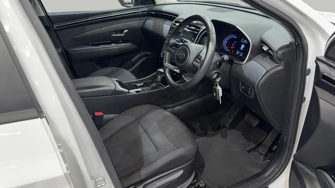 2023 Hyundai Tucson (FWD), Automatic, 64347 km, Right Side Front Door Cabin View