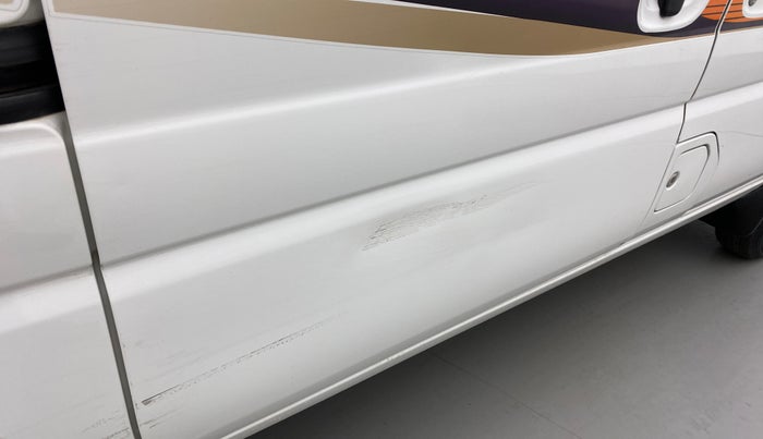 2020 Maruti Eeco 5 STR WITH A/C+HTR, Petrol, Manual, 37,512 km, Right rear door - Slightly dented