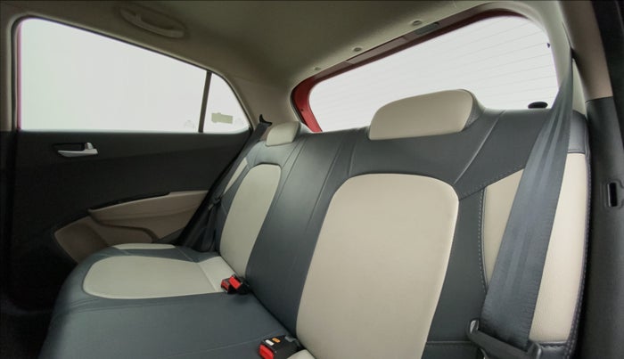 2017 Hyundai Grand i10 SPORTZ O 1.2, Petrol, Manual, 23,458 km, Right Side Rear Door Cabin