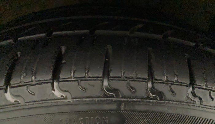2019 Hyundai NEW SANTRO SPORTZ CNG, CNG, Manual, 73,161 km, Right Rear Tyre Tread