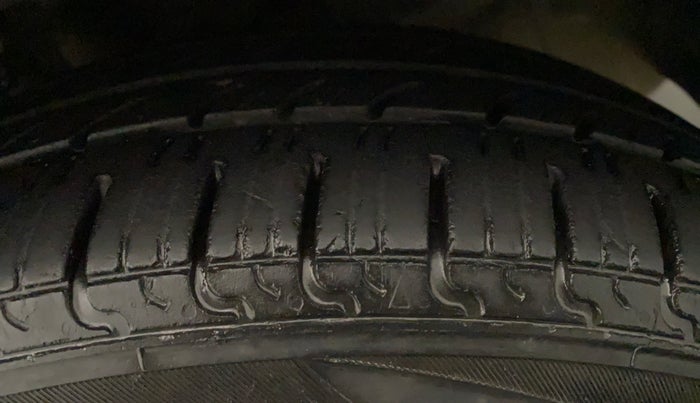 2019 Hyundai NEW SANTRO SPORTZ CNG, CNG, Manual, 73,161 km, Left Rear Tyre Tread