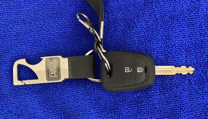 2019 Hyundai NEW SANTRO SPORTZ CNG, CNG, Manual, 73,161 km, Key Close Up
