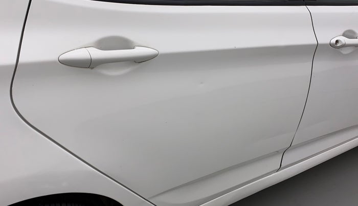 2013 Hyundai Verna FLUIDIC 1.6 CRDI SX, Diesel, Manual, 1,02,258 km, Right rear door - Slightly dented